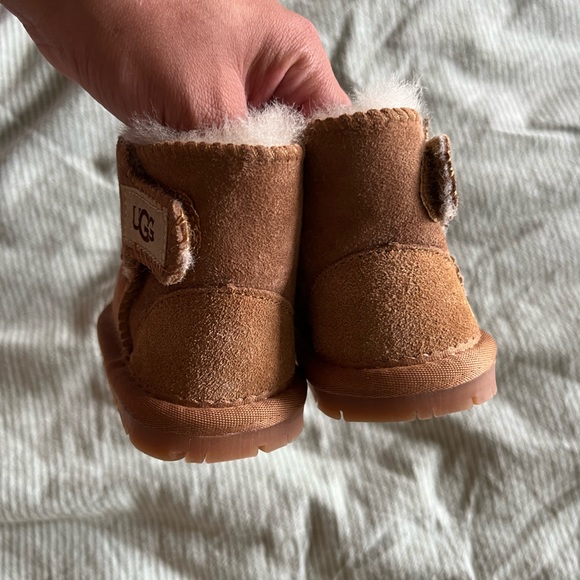 Mini Ugg baby boots / SOLD - Picture 5 of 9